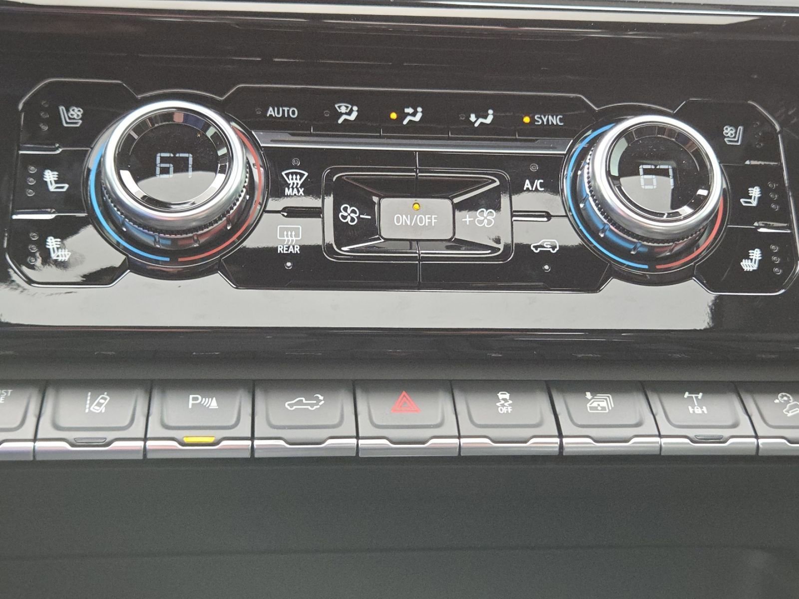 New 2026 GMC Sierra 2500 AT4X w/ AT4X AEV Edition image 39