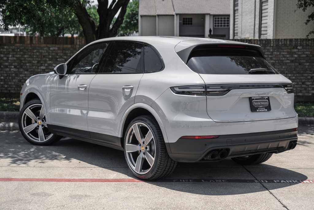 Used 2023 Porsche Cayenne S Platinum AWD/4WD image 20