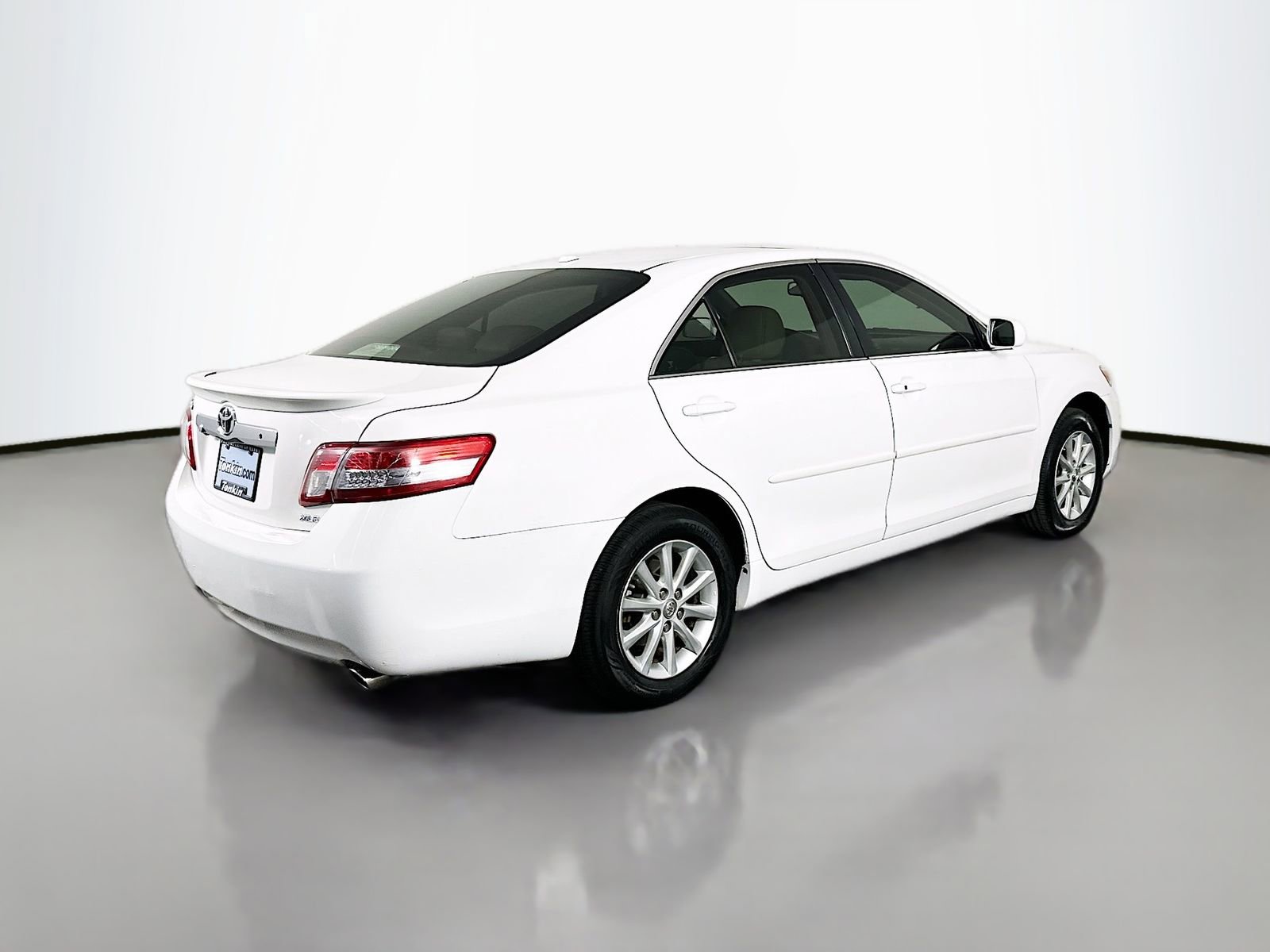 Used 2010 Toyota Camry XLE FWD image 7