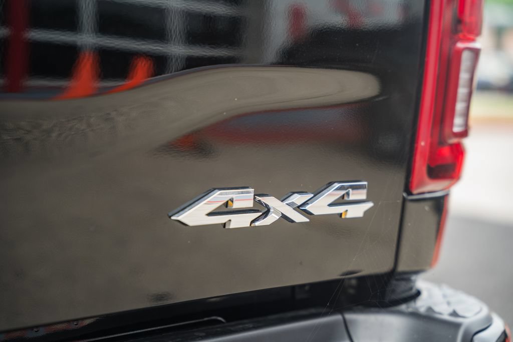 New 2026 RAM 2500 Laramie AWD/4WD image 8