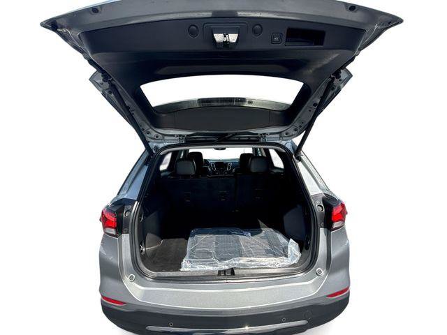 Used 2023 Chevrolet Equinox Premier FWD image 20