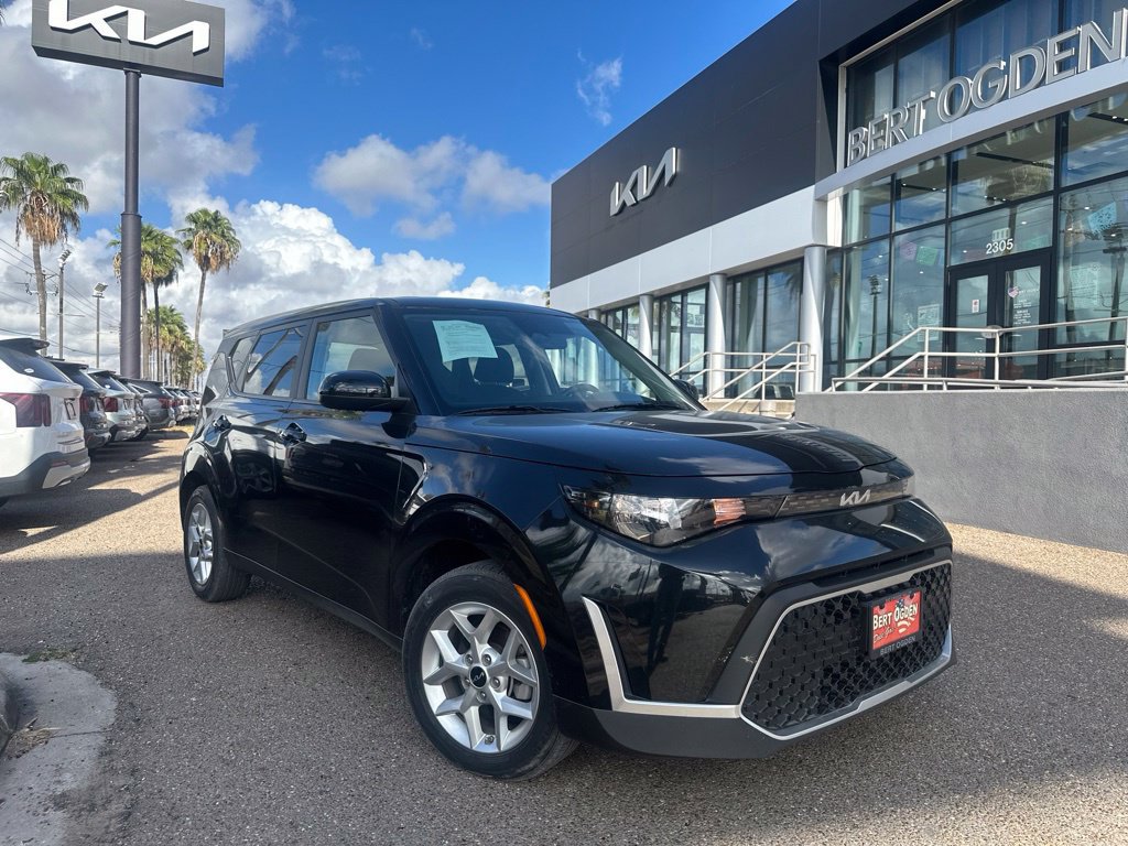 Used 2023 Kia Soul LX w/ Option Group 015