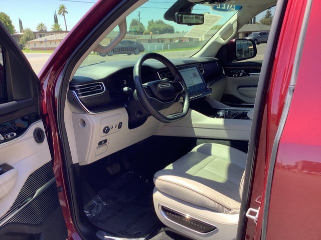 Used 2022 Jeep Grand Wagoneer Series II w/ Premium Group II image 7