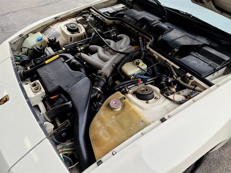 Used 1987 Porsche 944 Turbo RWD image 37