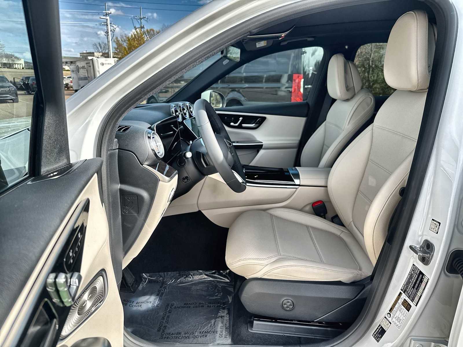 New 2026 Mercedes-Benz GLC 300 image 2