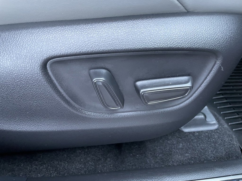 Used 2021 Toyota Venza XLE image 56