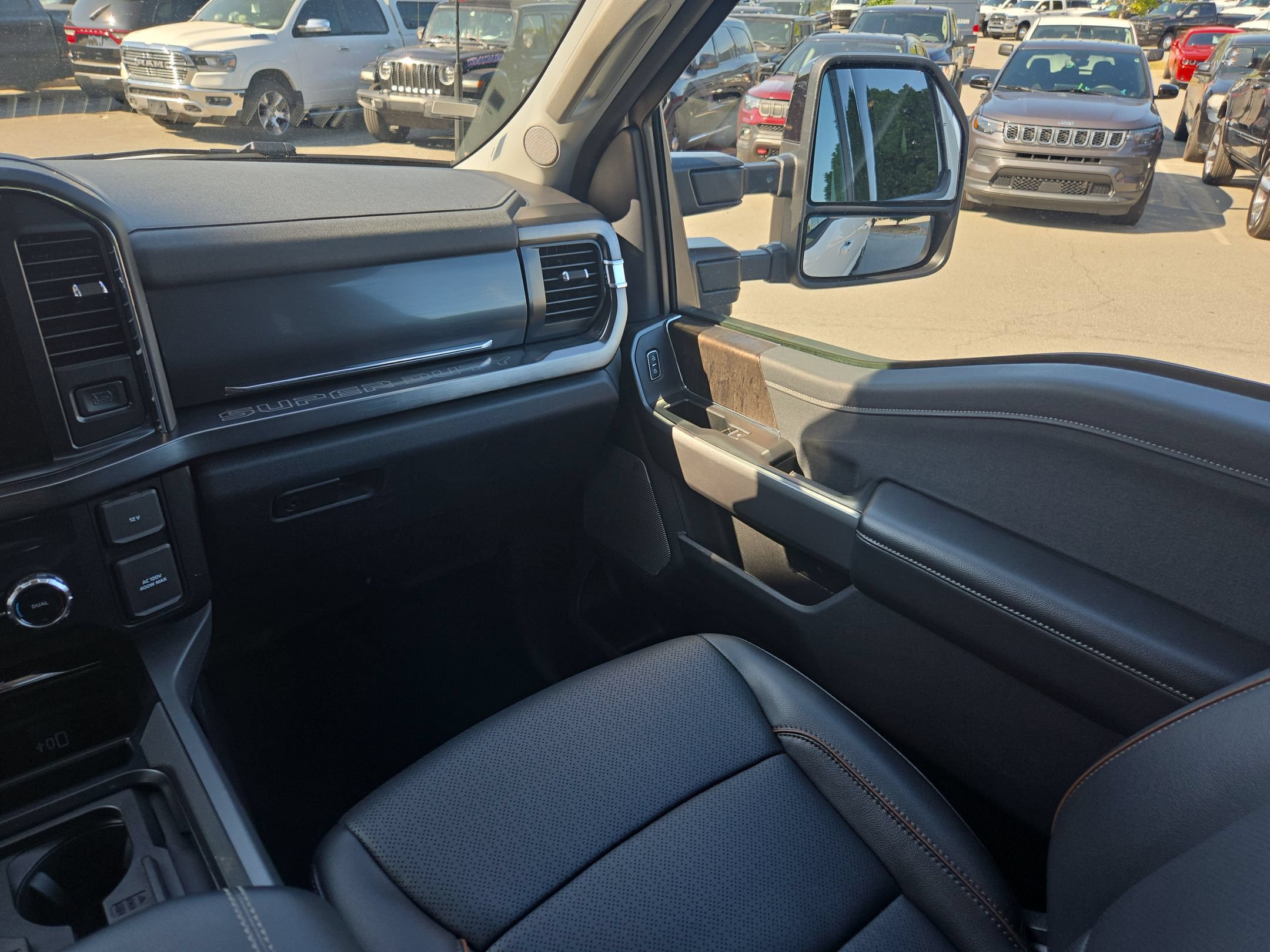 Used 2026 Ford F250 Lariat AWD/4WD image 11