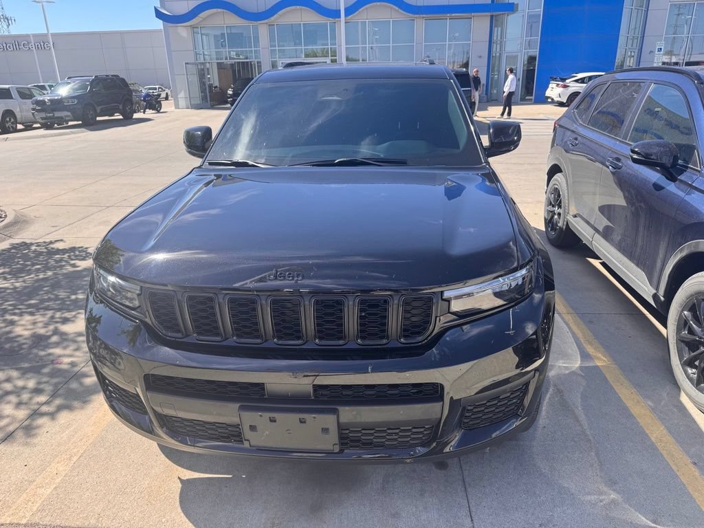 Used 2023 Jeep Grand Cherokee L Altitude AWD/4WD image 10