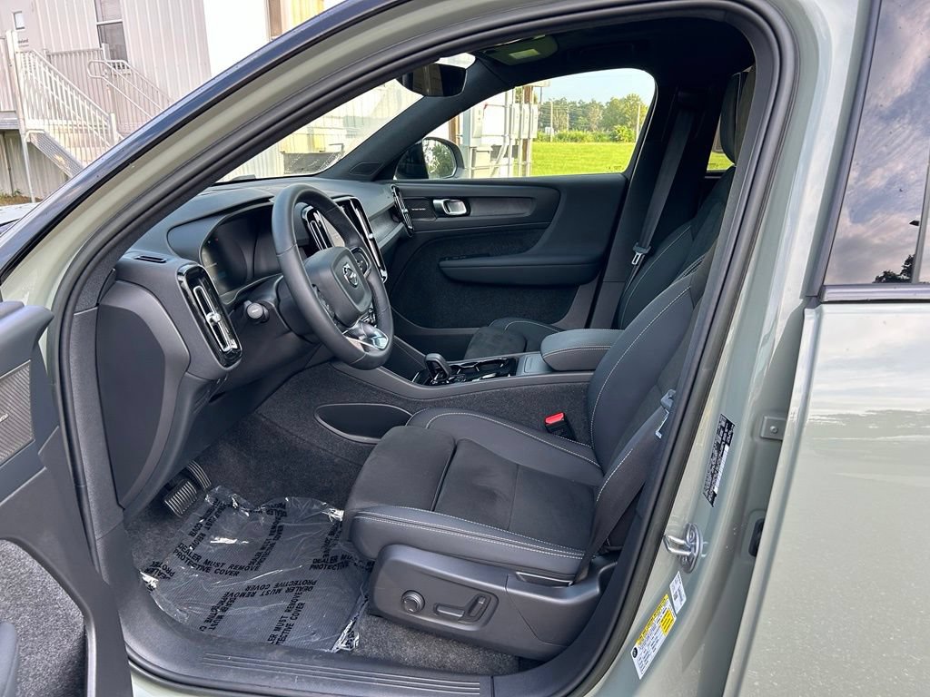 Used 2023 Volvo XC40 Recharge Ultimate AWD/4WD image 15