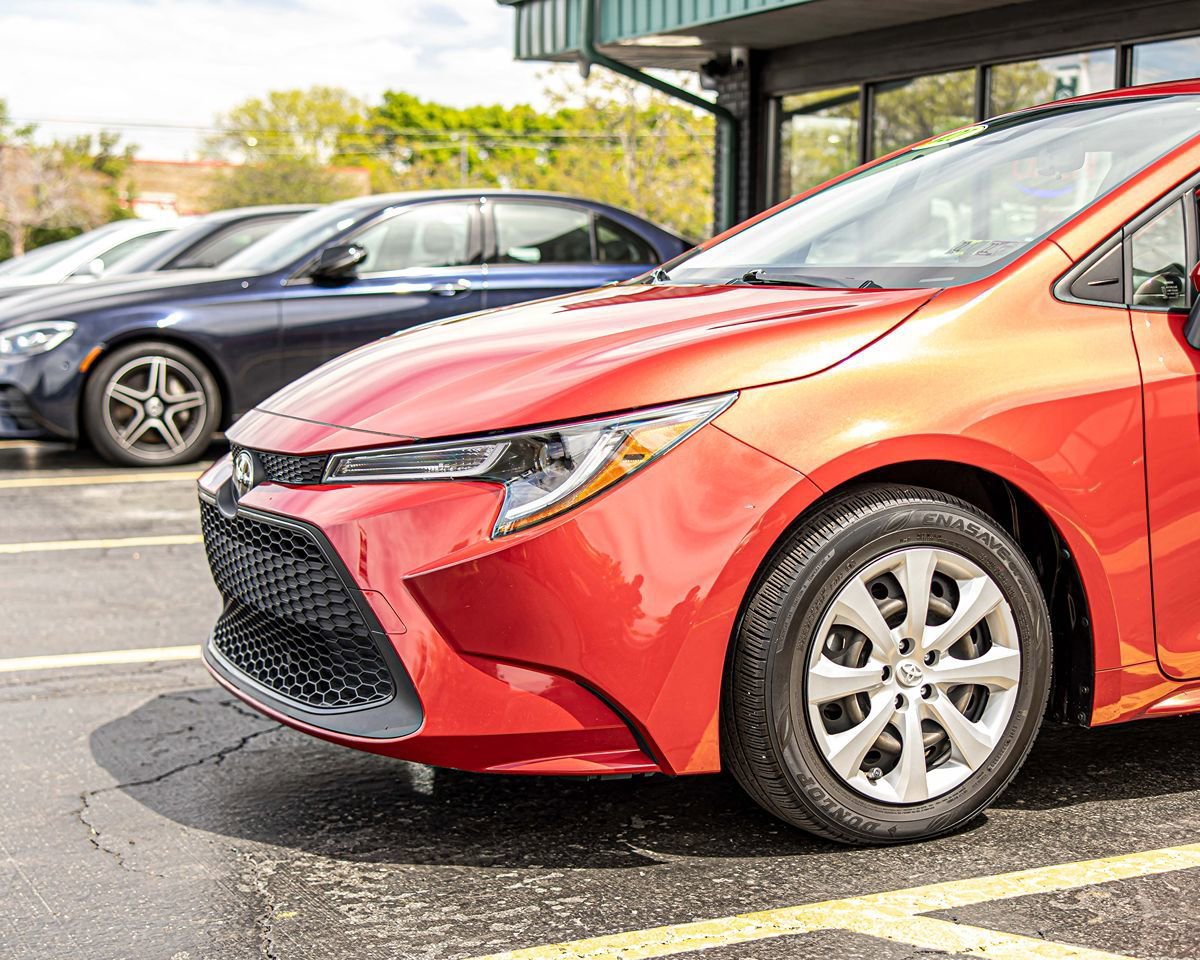Used 2021 Toyota Corolla LE FWD image 4
