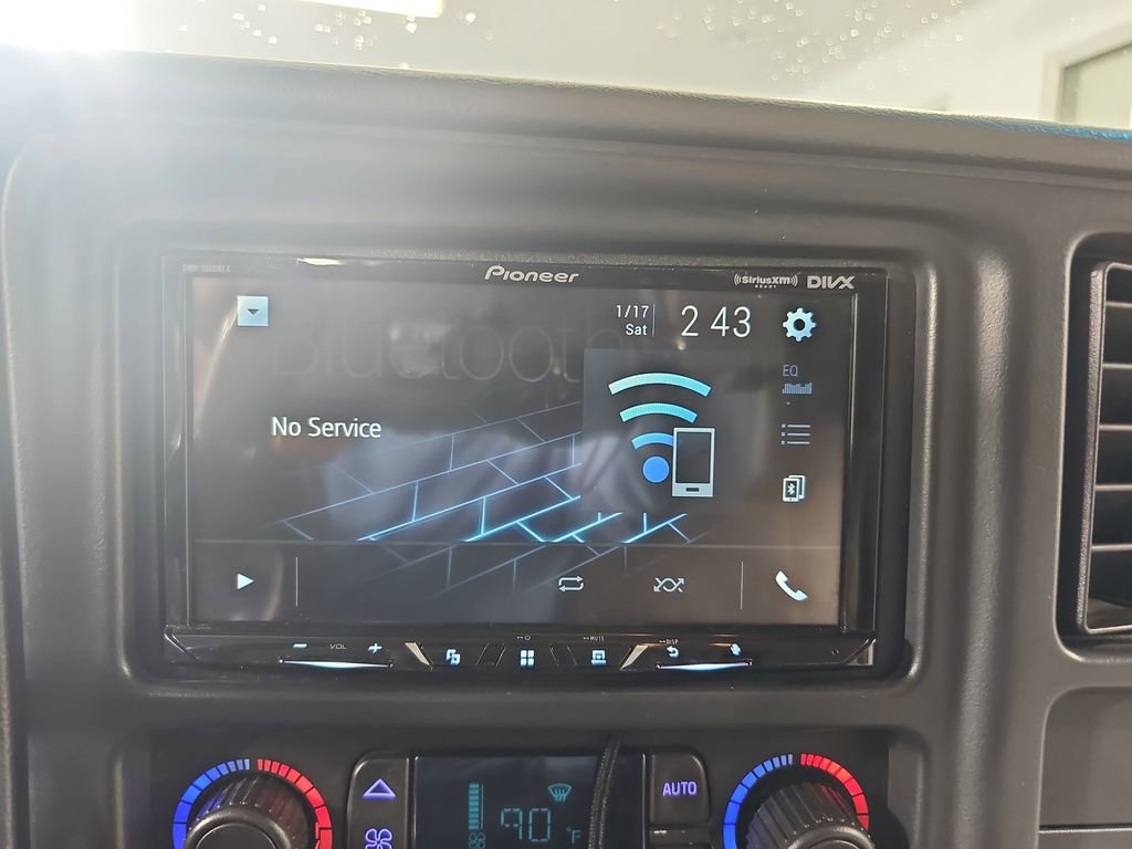 Used 2003 Chevrolet Silverado 2500 LS image 26