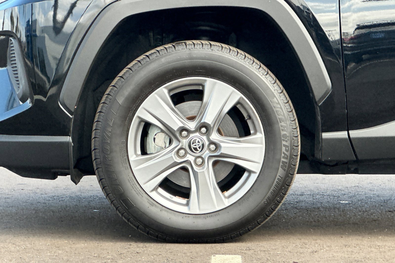 Used 2022 Toyota RAV4 XLE w/ Convenience Package image 36