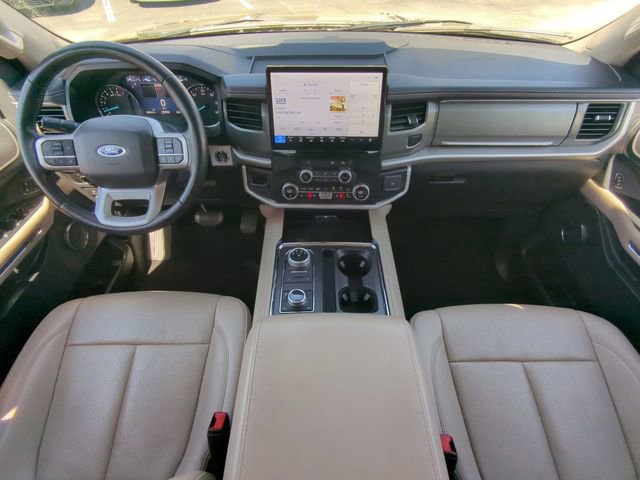 Used 2024 Ford Expedition Max XLT image 19