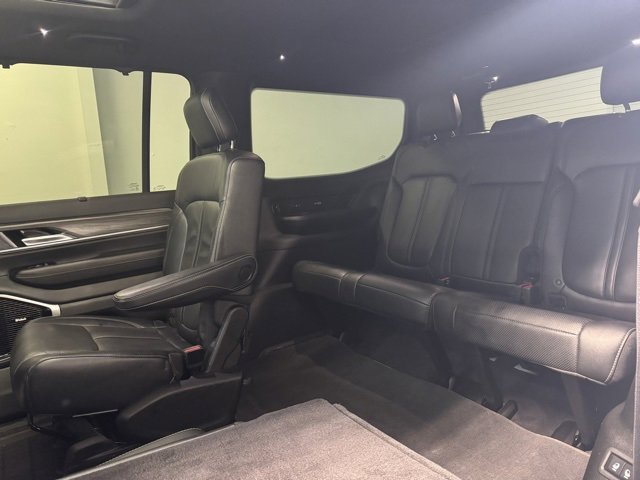 Used 2023 Jeep Wagoneer Series III w/ Premium Group I image 29