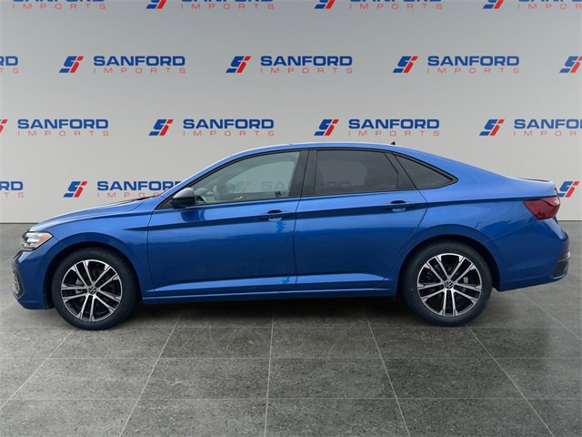 Used 2022 Volkswagen Jetta Sport image 2