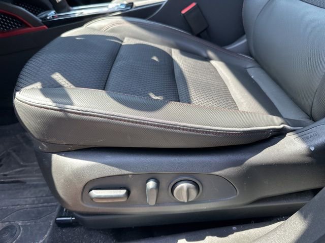 Used 2023 Chevrolet TrailBlazer RS w/ Convenience Package AWD/4WD image 33