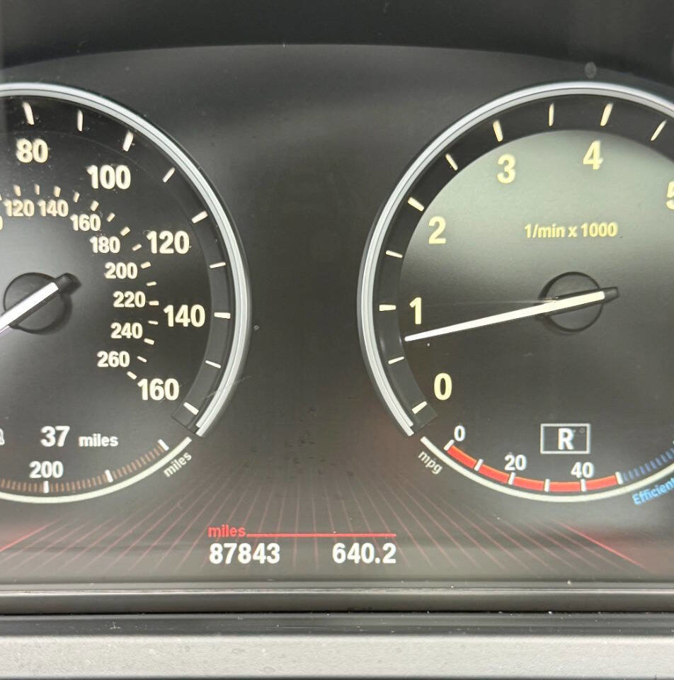 Used 2012 BMW 750Li image 28