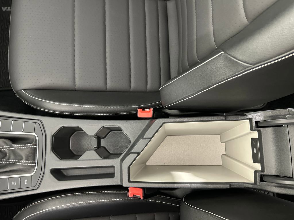 Used 2024 Volkswagen Jetta SE image 14