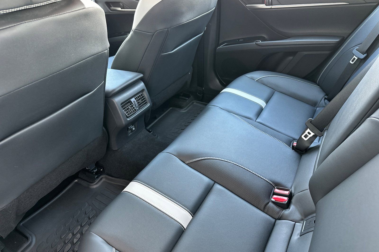 Used 2026 Toyota Camry SE image 15