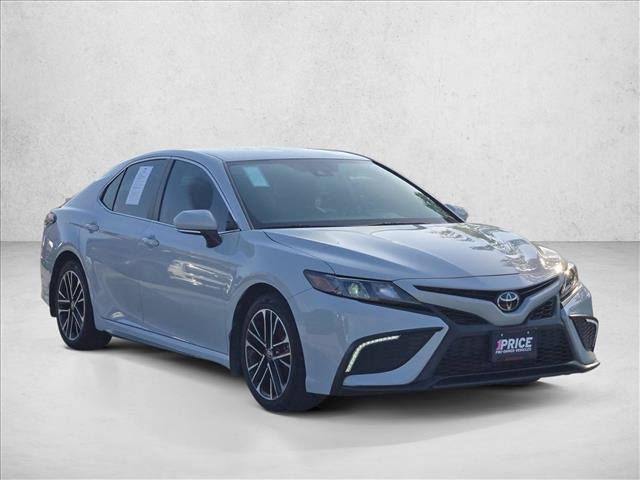 Used 2023 Toyota Camry SE FWD image 3