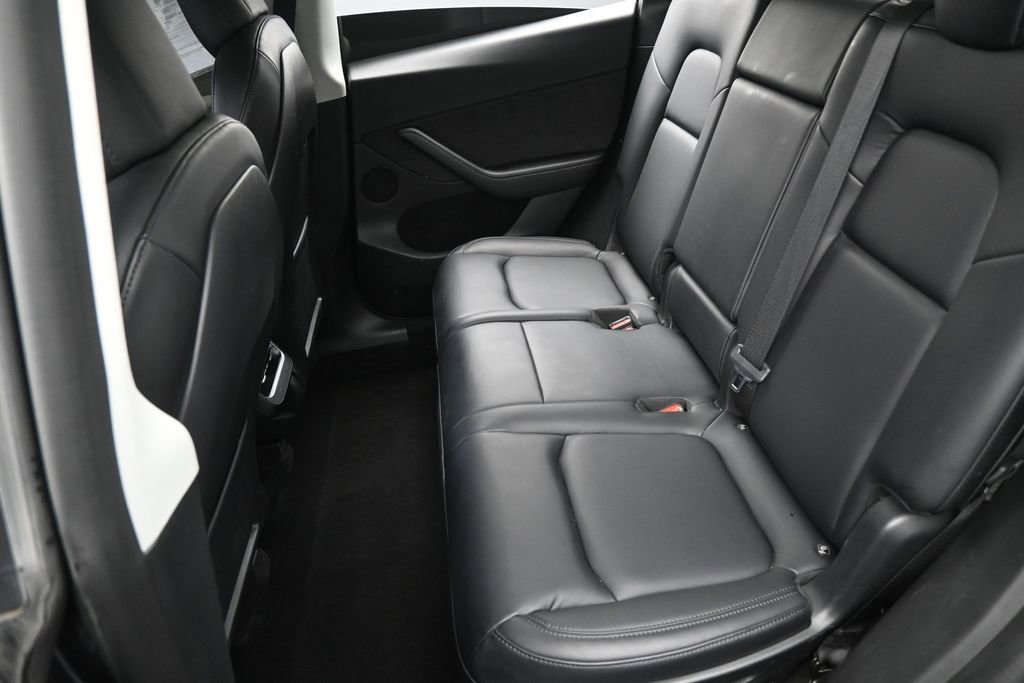 Used 2023 Tesla Model Y Long Range AWD/4WD image 30