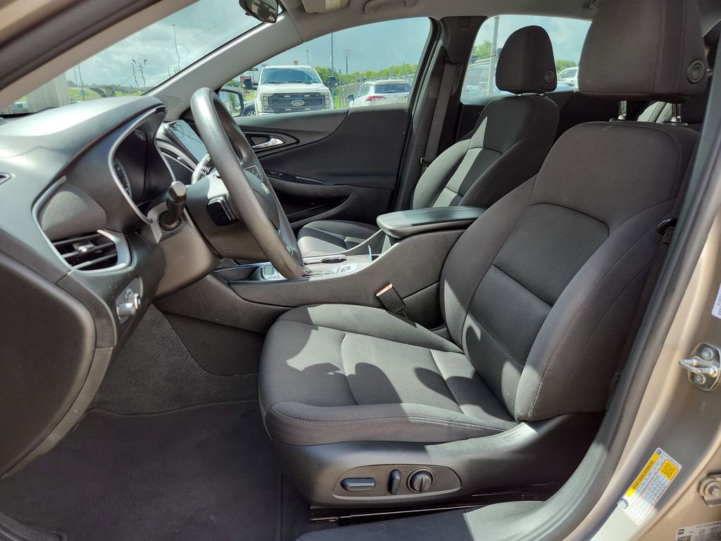 Used 2022 Chevrolet Malibu LT FWD image 3