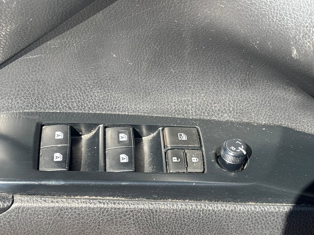 Used 2020 Toyota Camry SE FWD image 7