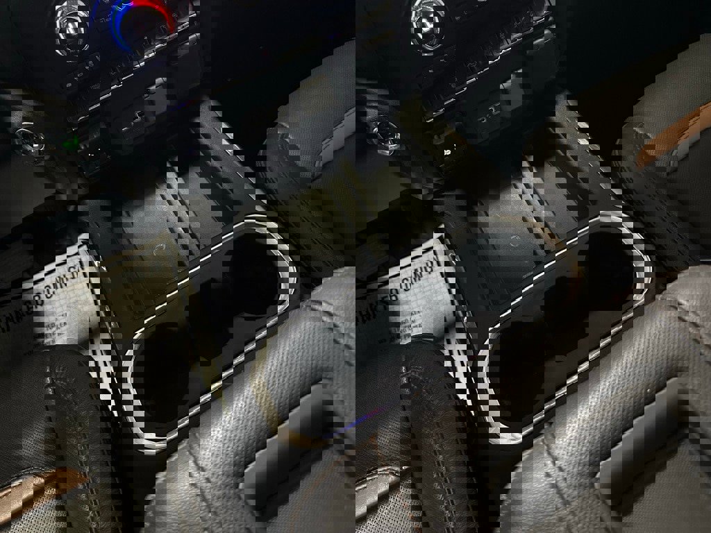 Used 2022 GMC Sierra 2500 AT4 image 39