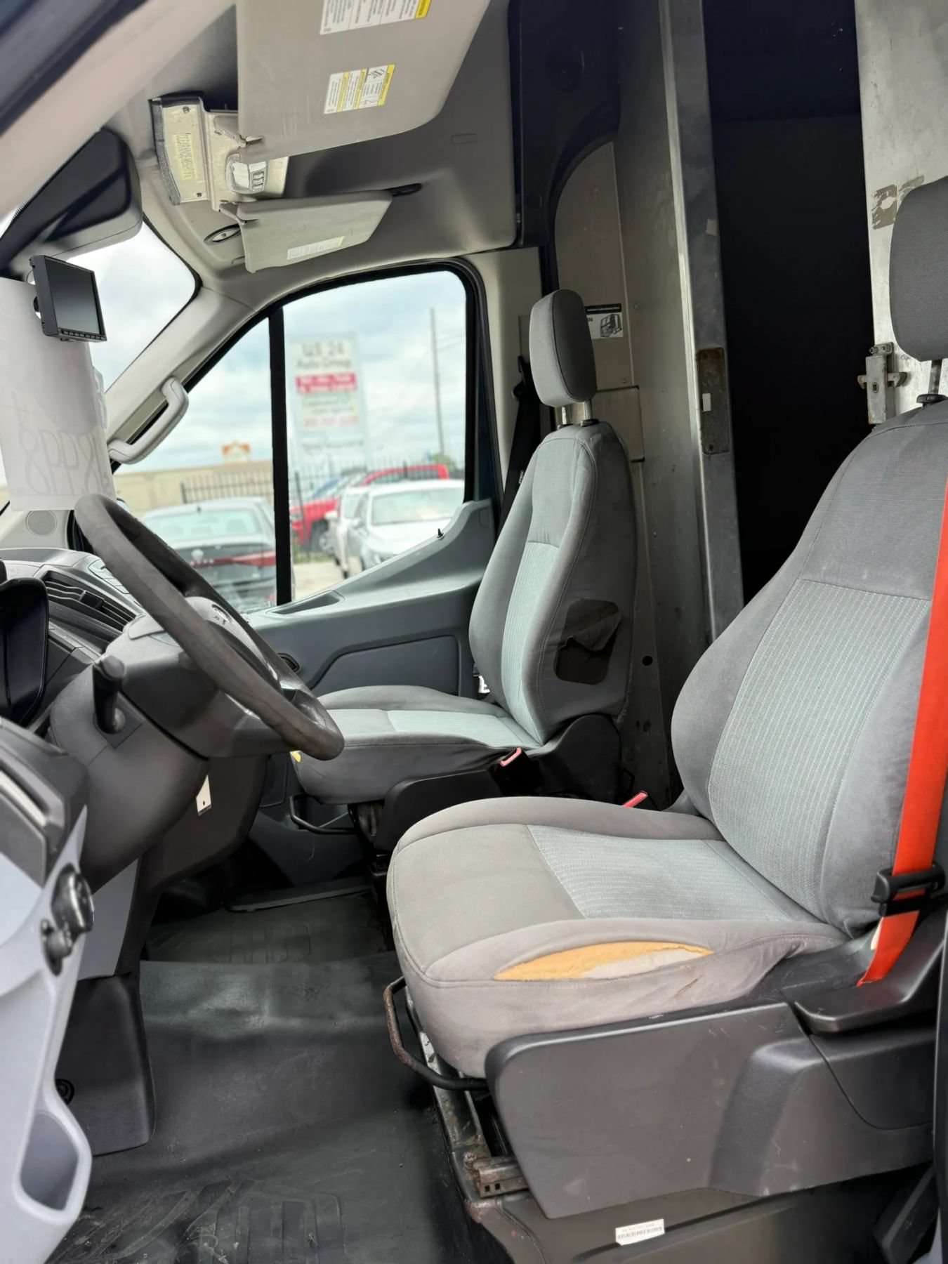 Used 2019 Ford Transit 250 148 High Roof Extended RWD image 17
