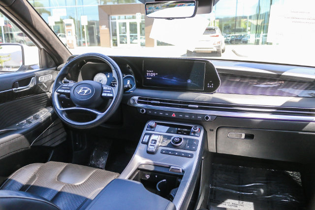 Certified 2023 Hyundai Palisade Calligraphy FWD image 16