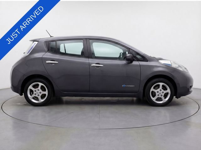 Used 2015 Nissan Leaf S image 2