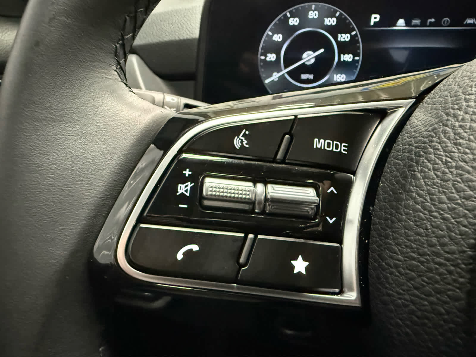 Used 2024 Kia Seltos EX image 12