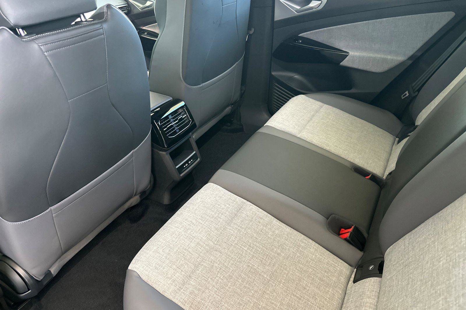 New 2025 Volkswagen ID.4 Pro image 11