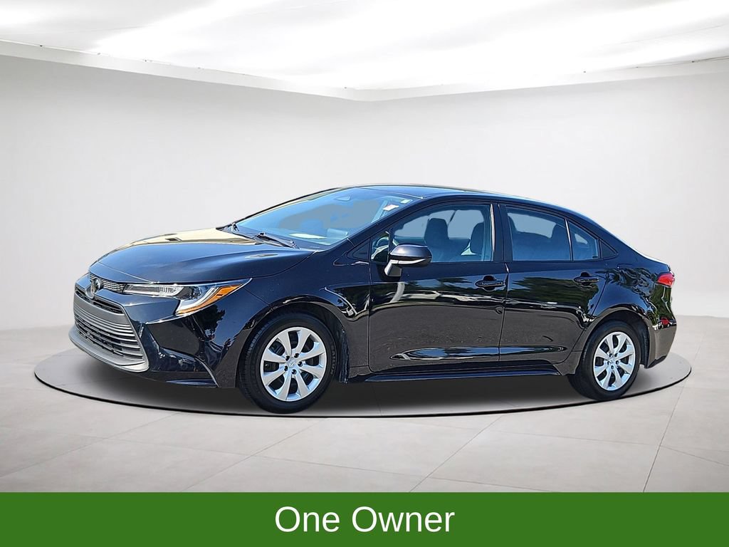 Used 2024 Toyota Corolla LE FWD image 3