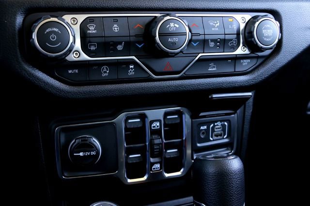 Used 2025 Jeep Wrangler Sport S image 17