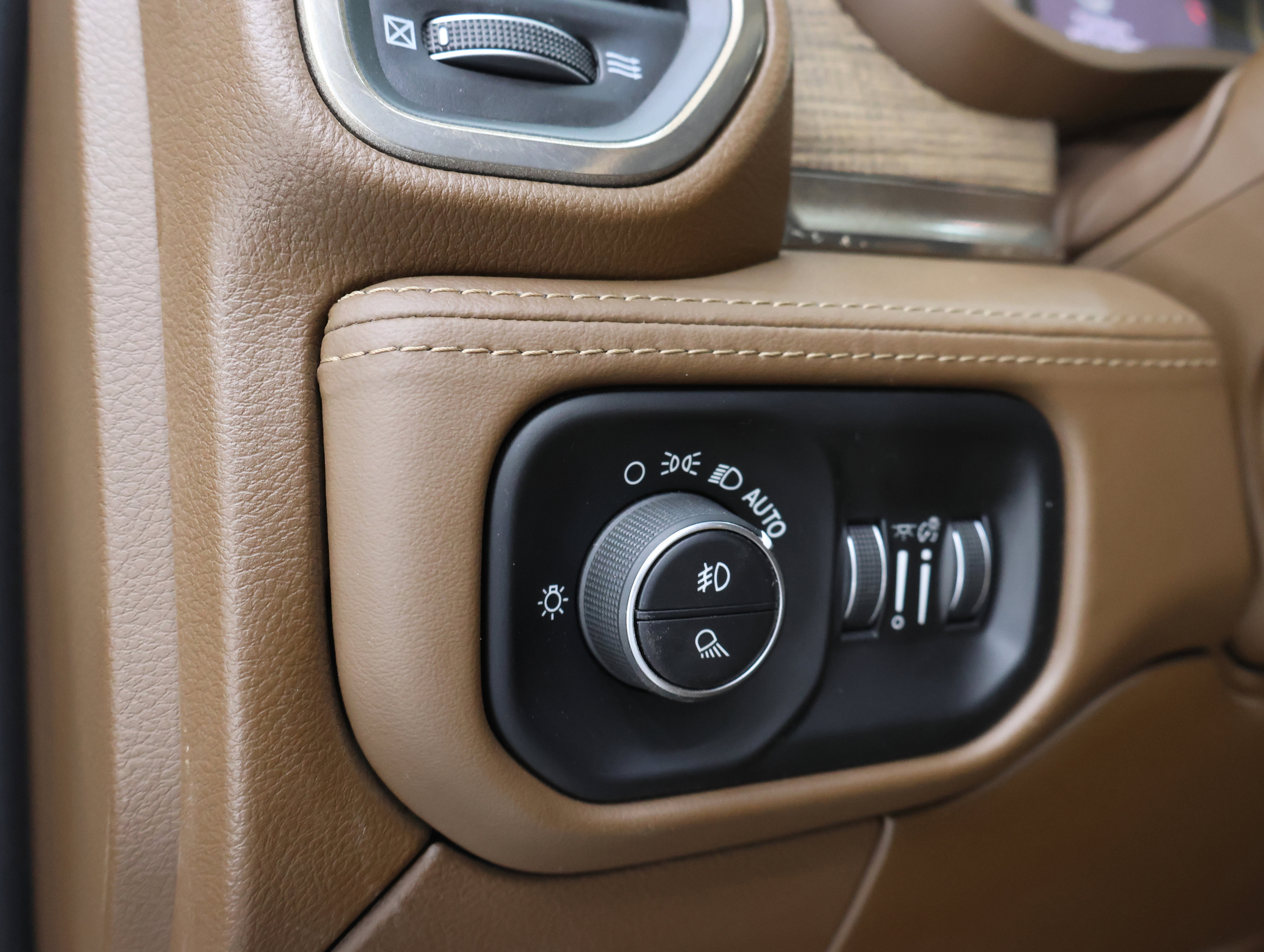 Used 2019 RAM 2500 Limited AWD/4WD image 48