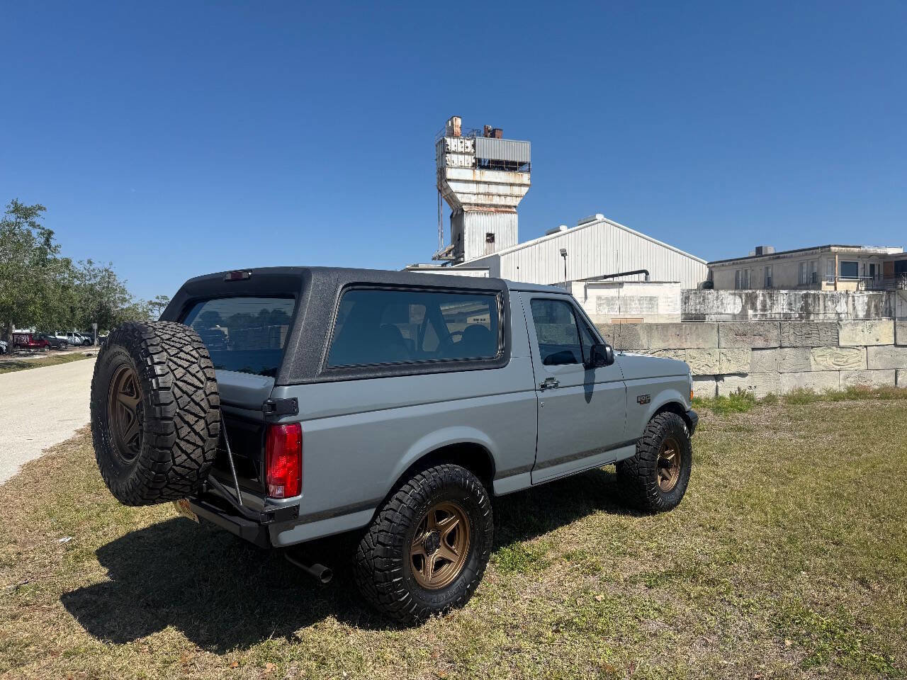Used 1995 Ford Bronco XLT image 22