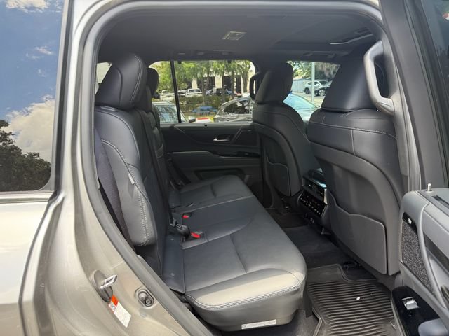 Used 2025 Lexus LX 600 4WD w/ Luxury Package image 20