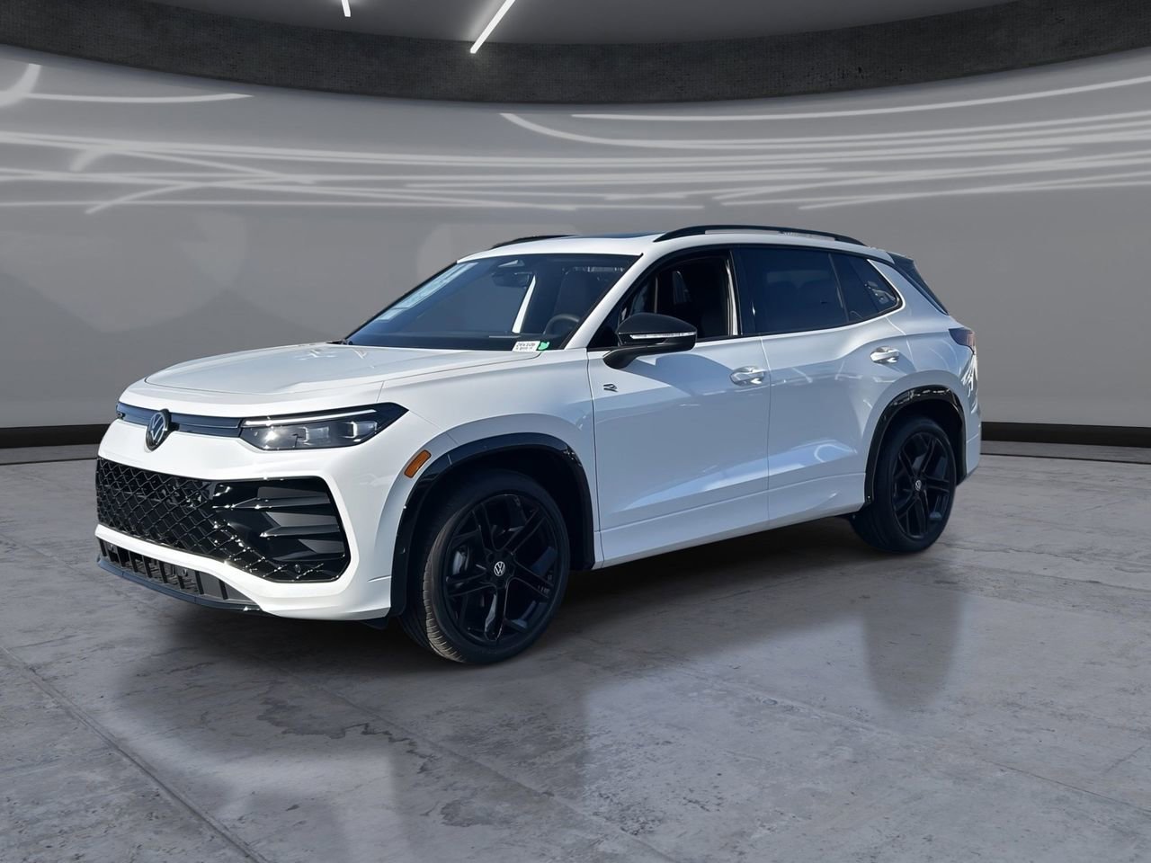 New 2026 Volkswagen Tiguan SE R-Line image 3