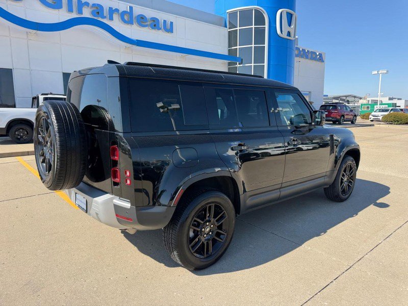 Used 2025 Land Rover Defender 110 S image 2