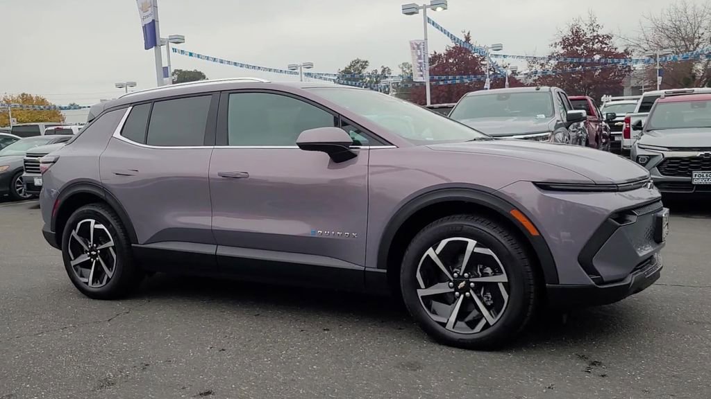 New 2026 Chevrolet Equinox EV LT image 2