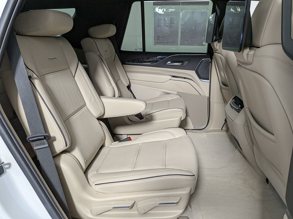 Used 2024 Cadillac Escalade Premium Luxury image 42