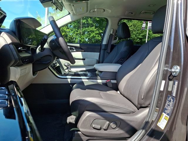 Used 2023 Kia Carnival SX FWD image 13