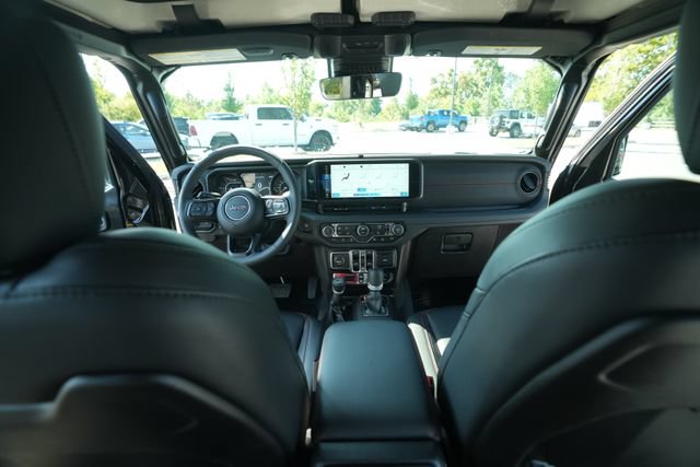 Used 2025 Jeep Gladiator Rubicon AWD/4WD image 23