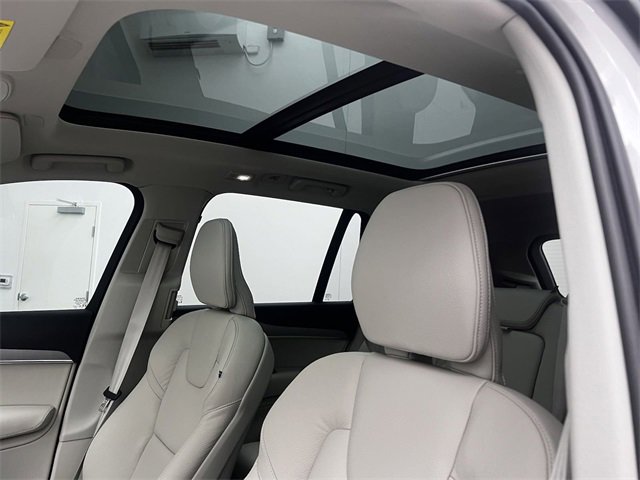 New 2025 Volvo XC90 B5 Core w/ Protection Package Premier image 16