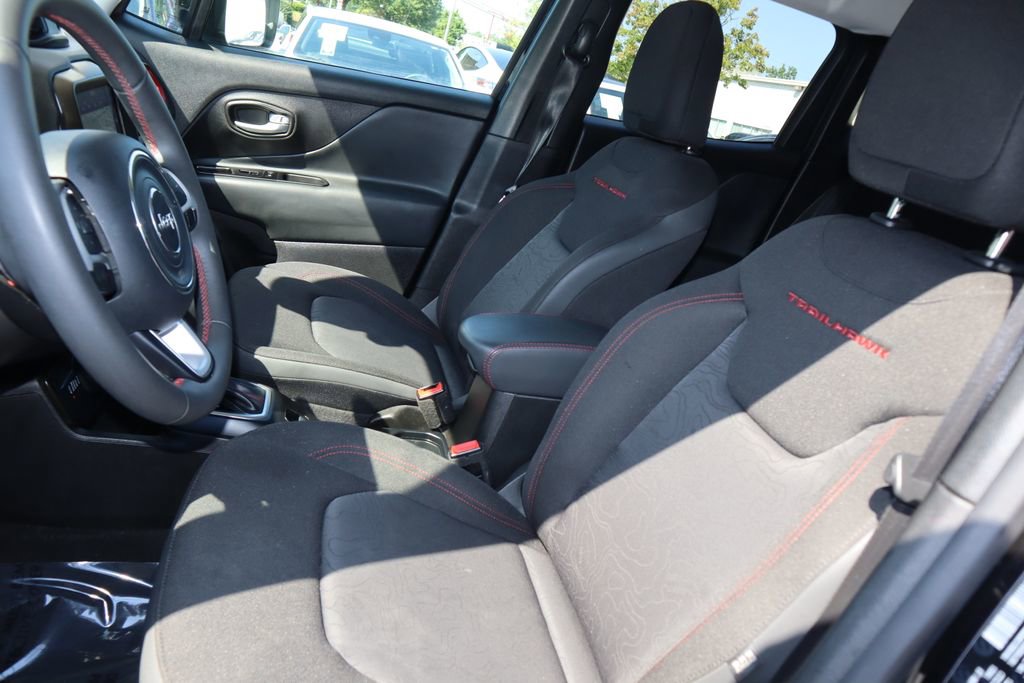 Used 2023 Jeep Renegade Trailhawk image 12