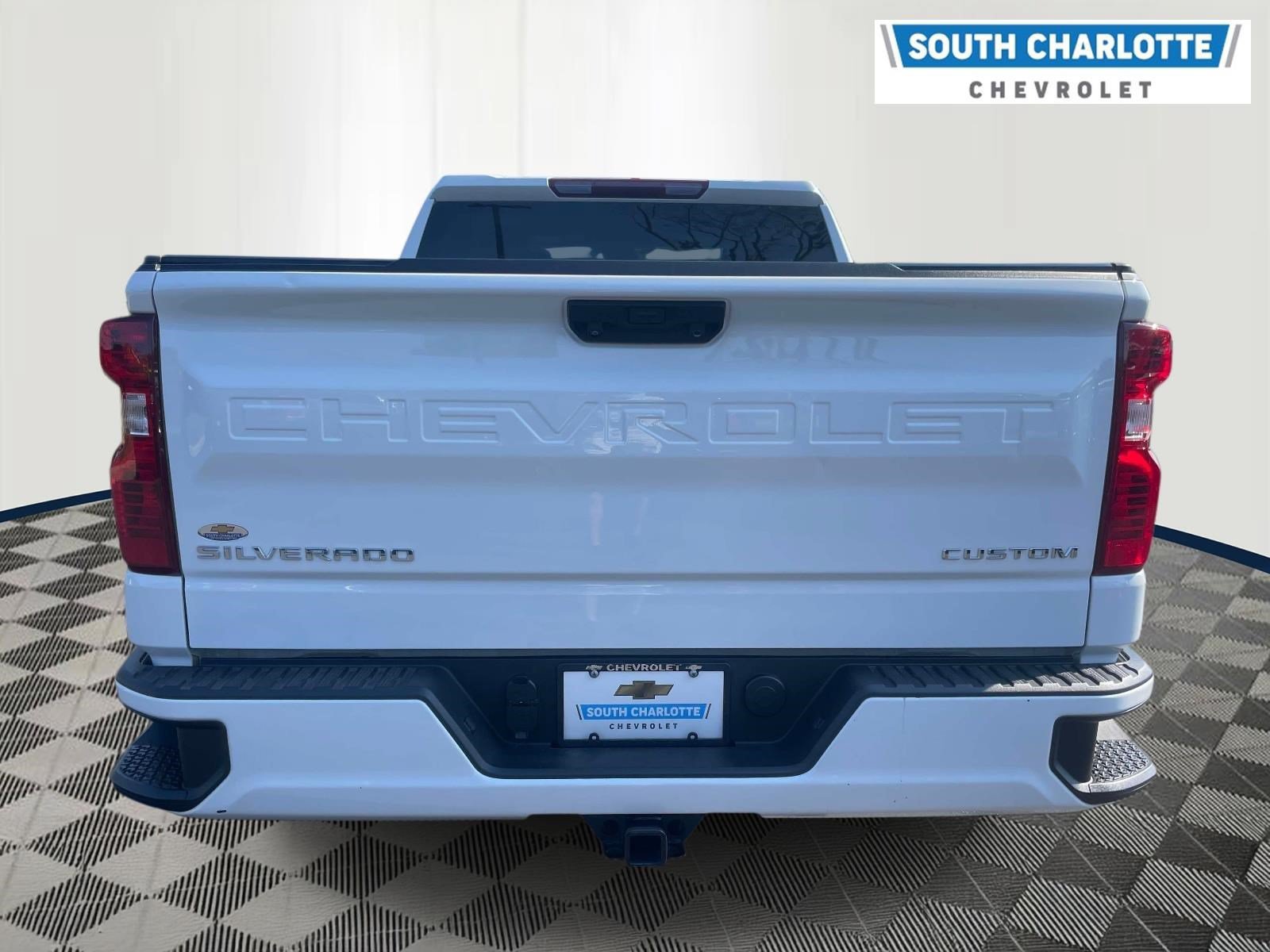 Used 2024 Chevrolet Silverado 1500 Custom RWD image 5