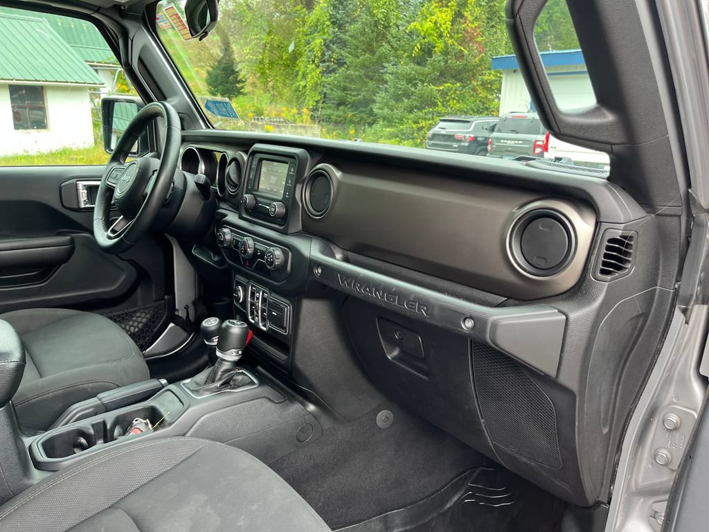 Used 2018 Jeep Wrangler Unlimited Sport S AWD/4WD image 25