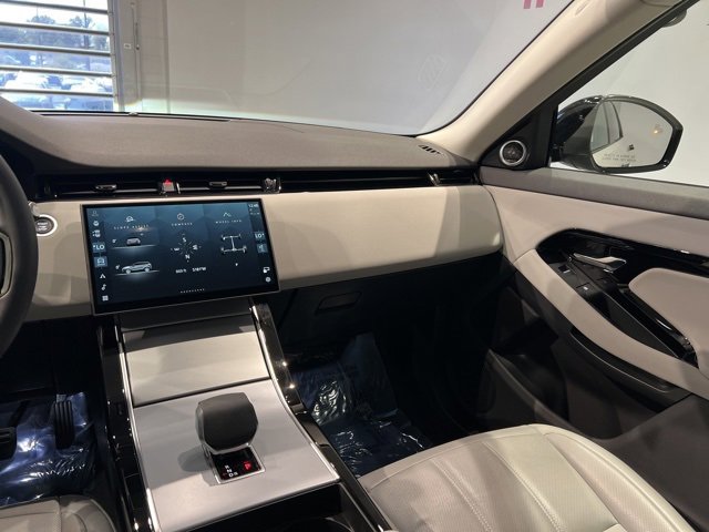 Used 2025 Land Rover Range Rover Evoque S image 38