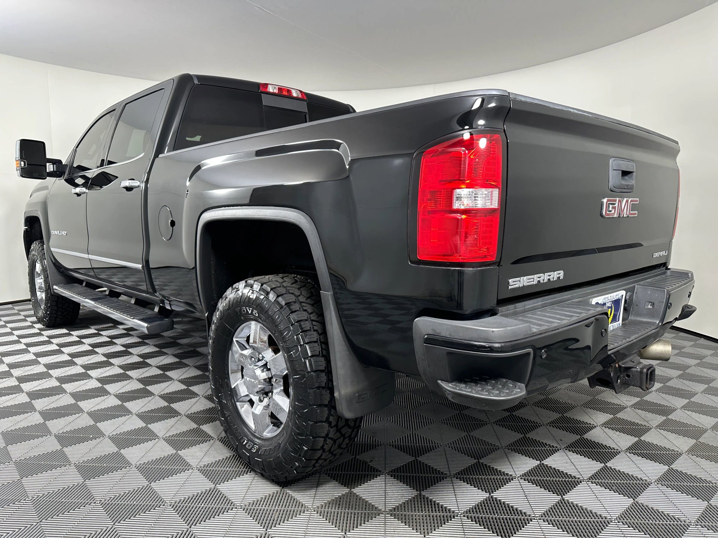 Used 2017 GMC Sierra 3500 Denali image 13